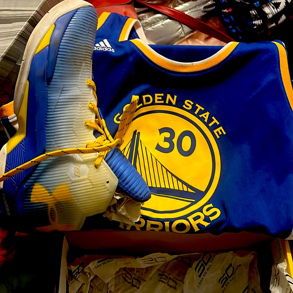 Selling together curry 2.5 sneakers Adidas curry jersey